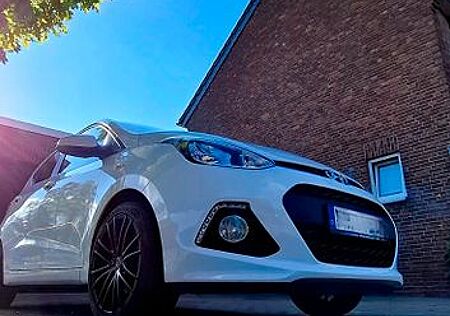 Hyundai i10 1.0 FIFA World Cup Edition FIFA World Cu...