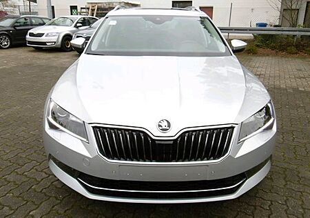 Skoda Superb 2.0 TDI DSG Style Combi