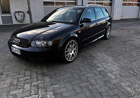 Audi S4 4.2 quattro Avant -