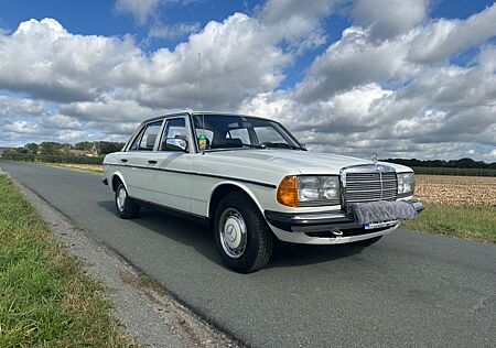 Mercedes-Benz 240