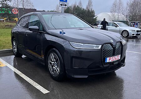 BMW iX xDrive40 LASER/H&K/AHK