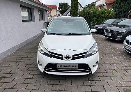 Toyota Verso Life. Panorama.