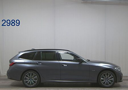 BMW 320e Touring xDrive M-Sport AHK HUD Pano Laser