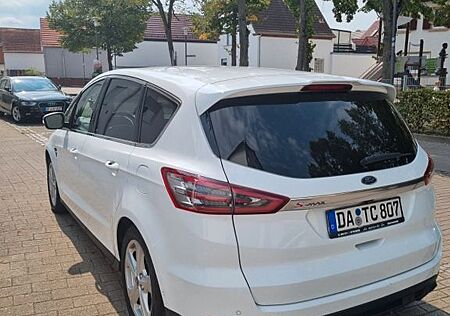 Ford S-Max 2,0 TDCi 132kW Titanium PowerShift Tit...