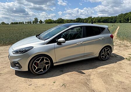 Ford Fiesta 1,5 EcoBoost ST mit Leder-Exklusiv-Pa...
