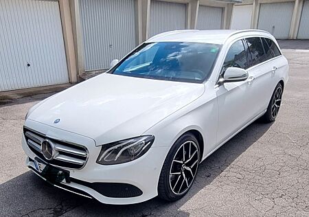 Mercedes-Benz E 220 d T Autom. -