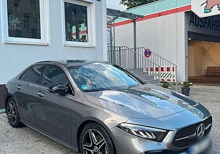 Mercedes-Benz A 200 DCT -Limousine