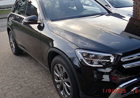 Mercedes-Benz GLC 220 d 4M Autom Navi 194PS LED Sitzhzg.