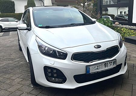 Kia Cee'd / Ceed 1.6 CRDi GT Line mit Panoramadach