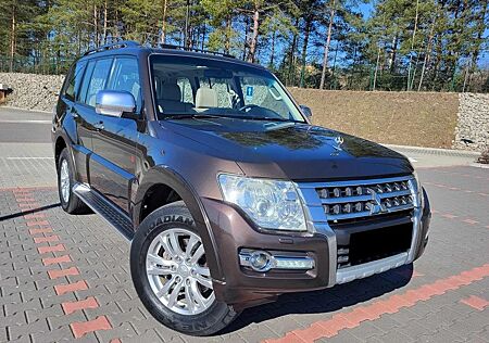 Mitsubishi Pajero 3,8 GLS V6 MIVEC 4WD Instyle Automatik
