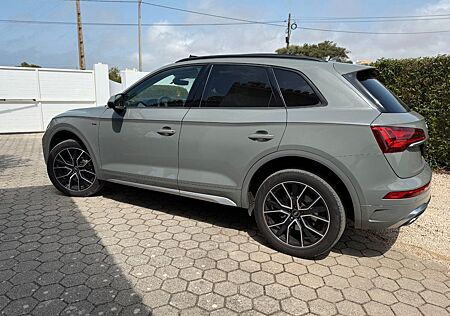 Audi Q5 40 TDI S-tro quattro S-Line/Pano/20"/AHK /LED