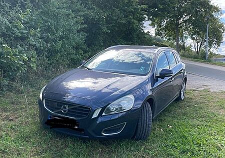 Volvo V60 D4 163PS