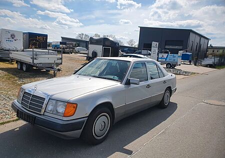 Mercedes-Benz 200 200E