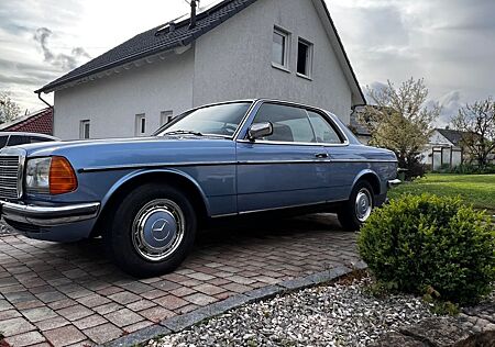 Mercedes-Benz CE 230 Mercedes C123 - Blau mit H-Zula