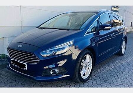 Ford S-Max 2,0 TDCi 132kW Titanium PowerShift Tit...