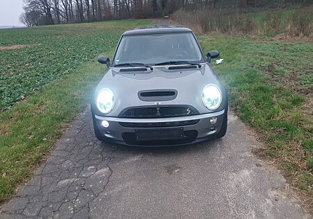 Mini Cooper S R53 Mit Fox Entschalldämpfer
