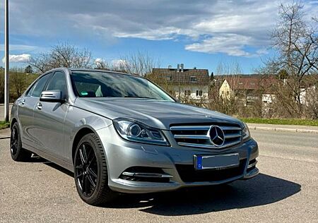 Mercedes-Benz C 200 CDI Distronic/ Comand/ Xenon/ Garagenwagen