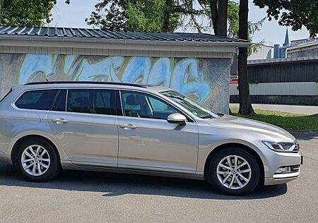 VW Passat Variant Volkswagen 2.0 TDI DSG PANO/LED/AHK/R-Line