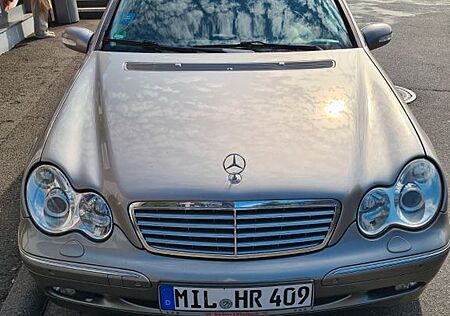 Mercedes-Benz 240