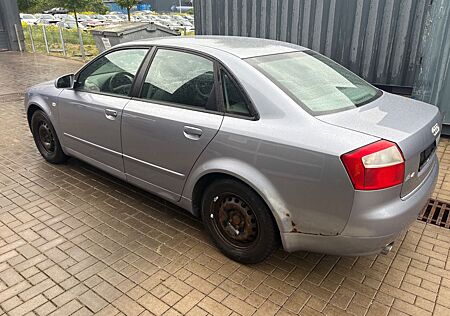 Audi A4 1.6 -