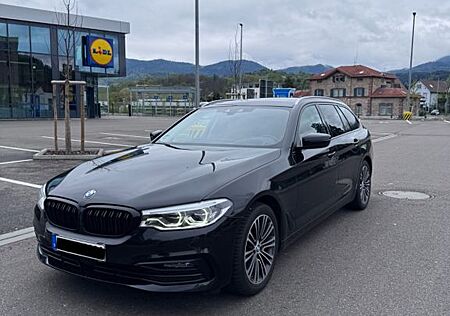 BMW 540d xDrive Touring - PANO HUD LED