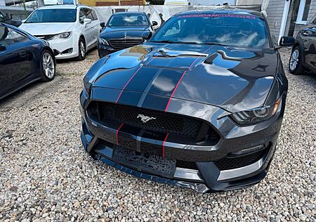 Ford Mustang -