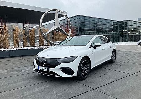 Mercedes-Benz EQE 300