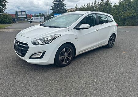 Hyundai i30 blue 1.6 GDI PASSION