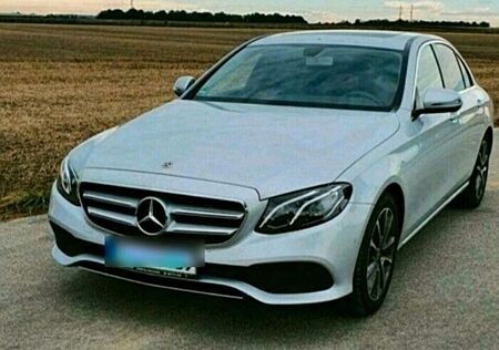 Mercedes-Benz E 250 -Avantg. Lim. /9G-TRONIC/AHK/el.SHD/WR/SR