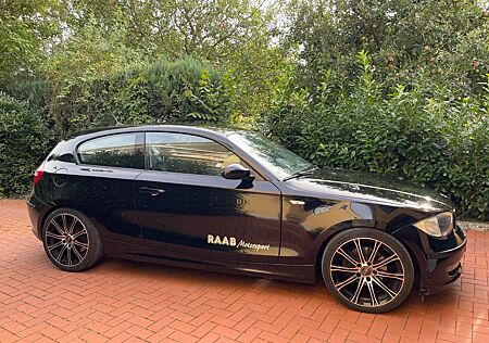 BMW 118 1er mit Sportfahrwerk
