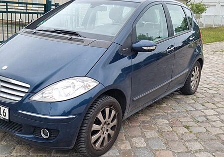 Mercedes-Benz A 200 AVANTGARDE