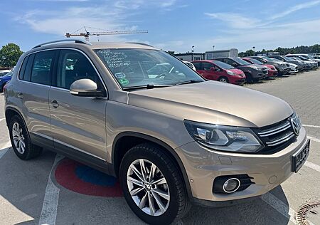 VW Tiguan Volkswagen Tiguan4Motion/Kette Neu/Bi-Xenon/scheckheft/Tüv