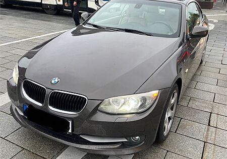 BMW 320i Cabrio E93 LCI