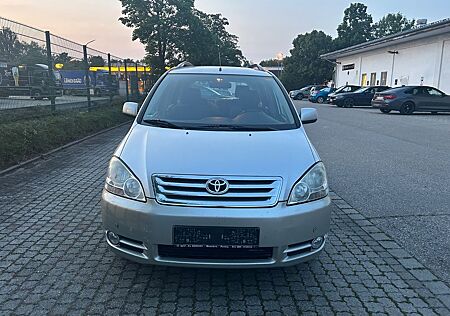 Toyota Avensis Verso 2.0 linea sol 6-Sitzer auto.