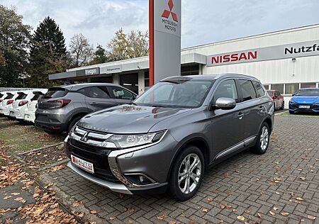 Mitsubishi Outlander 2.0 4WD CVT Top *AHK,Glasdach,Leder*