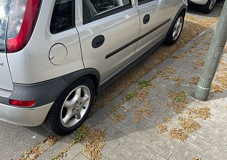 Opel Corsa 1.2 -