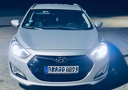 Hyundai i40 cw 1.7 CRDi Premium 100kW TOP