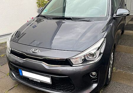 Kia Rio 1.2 Dream-Team Editon - 8-fach bereift