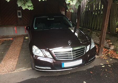 Mercedes-Benz E 300 4MATIC BlueEFFICIENCY ELEGANCE ALLRAD