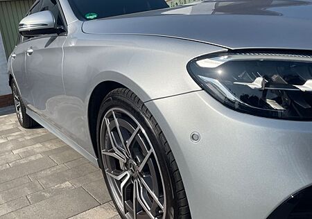 Mercedes-Benz E 220 d T Autom. - AMG-Line Mercedes-Scheckheft