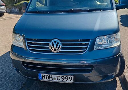 VW T5 Caravelle Volkswagen 2.5 TDI / 2,5 L Diesel