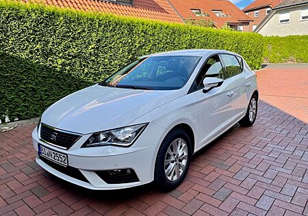 Seat Leon 1.6 TDI 85kW Style / TÜV neu / Navi /PDC