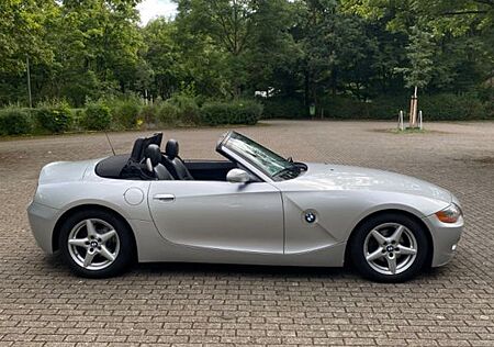 BMW Z4 2.2i - TÜV bis 5/2026