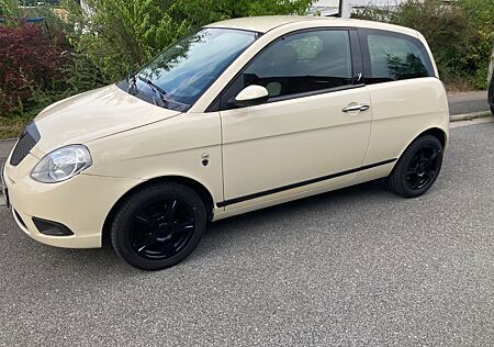 Lancia Ypsilon 1.2 8v Oro Oro