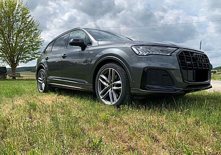 Audi Q7 50 TDI quattro tiptronic S line S line