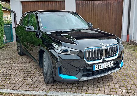 BMW iX1 xDrive30 Werksgarantie bis 9/26, Standklima