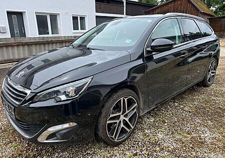 Peugeot 308 SW Allure | Navi, Xenon, Panorama