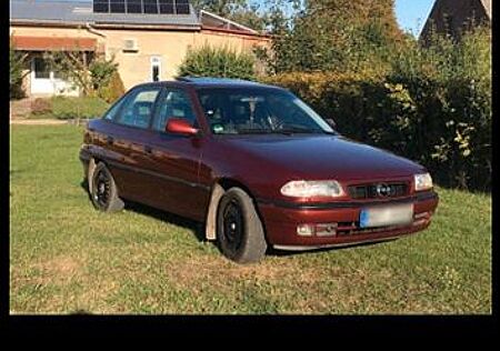 Opel Astra 1.6 -