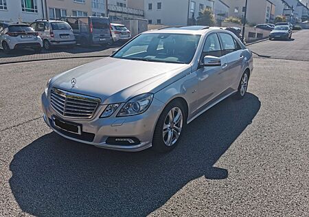 Mercedes-Benz E 350 CGI BlueEFFICIENCY -