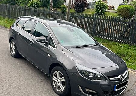 Opel Astra Sports Tourer 1.6 Exklusiv +SHZ+Navi+Fahrr